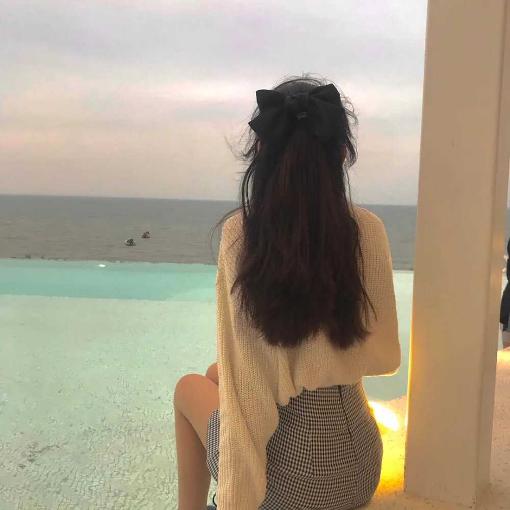 我太受欢迎了该怎么办 海报