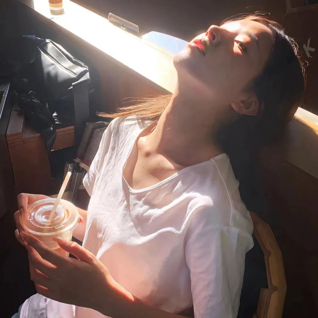 鬣狗式生存 海报